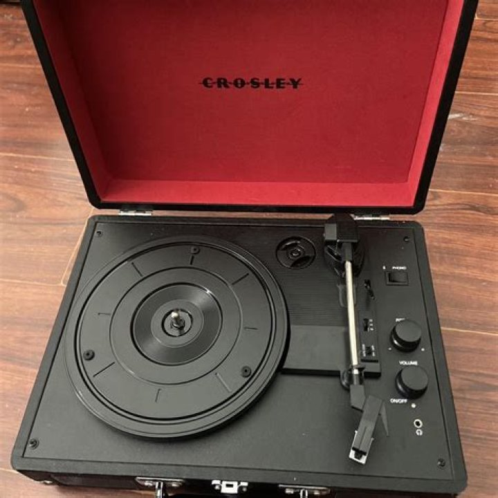 Can Crosley play CDs?