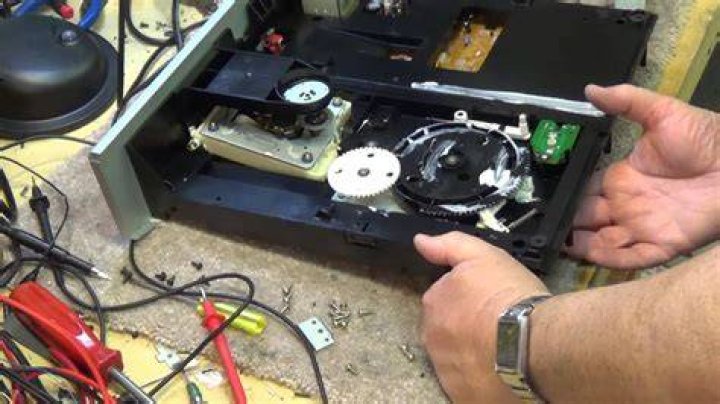 How can I Fix my Sony CD table?
