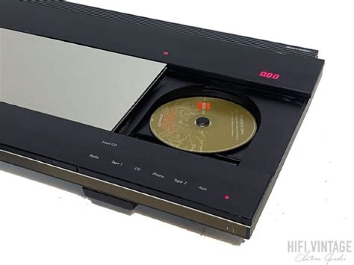 What are the functions of the BeoCenter 9000?