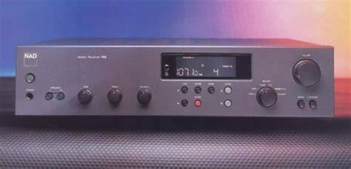 What are the specs of a NAD 705 FM receiver?